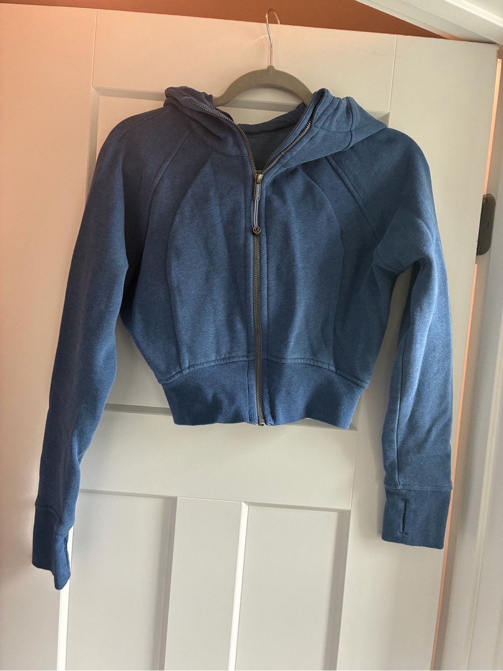 lululemon athletica like new scuba blue zip-up cropped hoodie